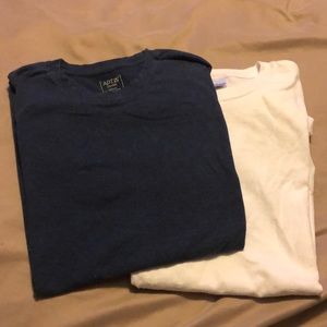 Men’s M dress short sleeved shirt w white T-shirt!